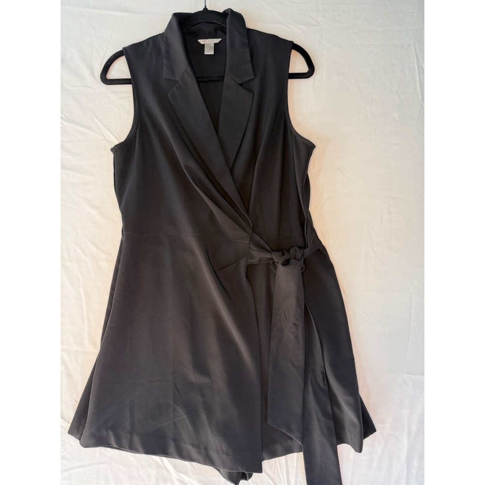 EST. 1946 Black sleeveless shorts romper w tie‎ waist date night ready
